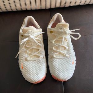 Nike Metcon 4 athletic shoes